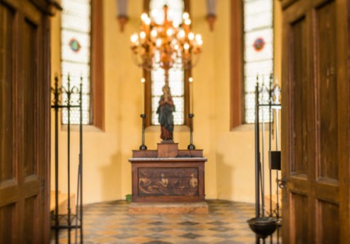 Organizzazione e esposizione nella cappella Esposizione nella cappella o casa stessa pompe funebri Theiner a Merano